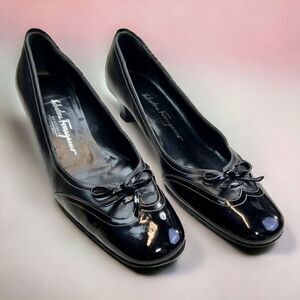 Salvatore Ferragamo Women's Dress Pump Shoes Wing Tip Low Heels Black Size 7.5